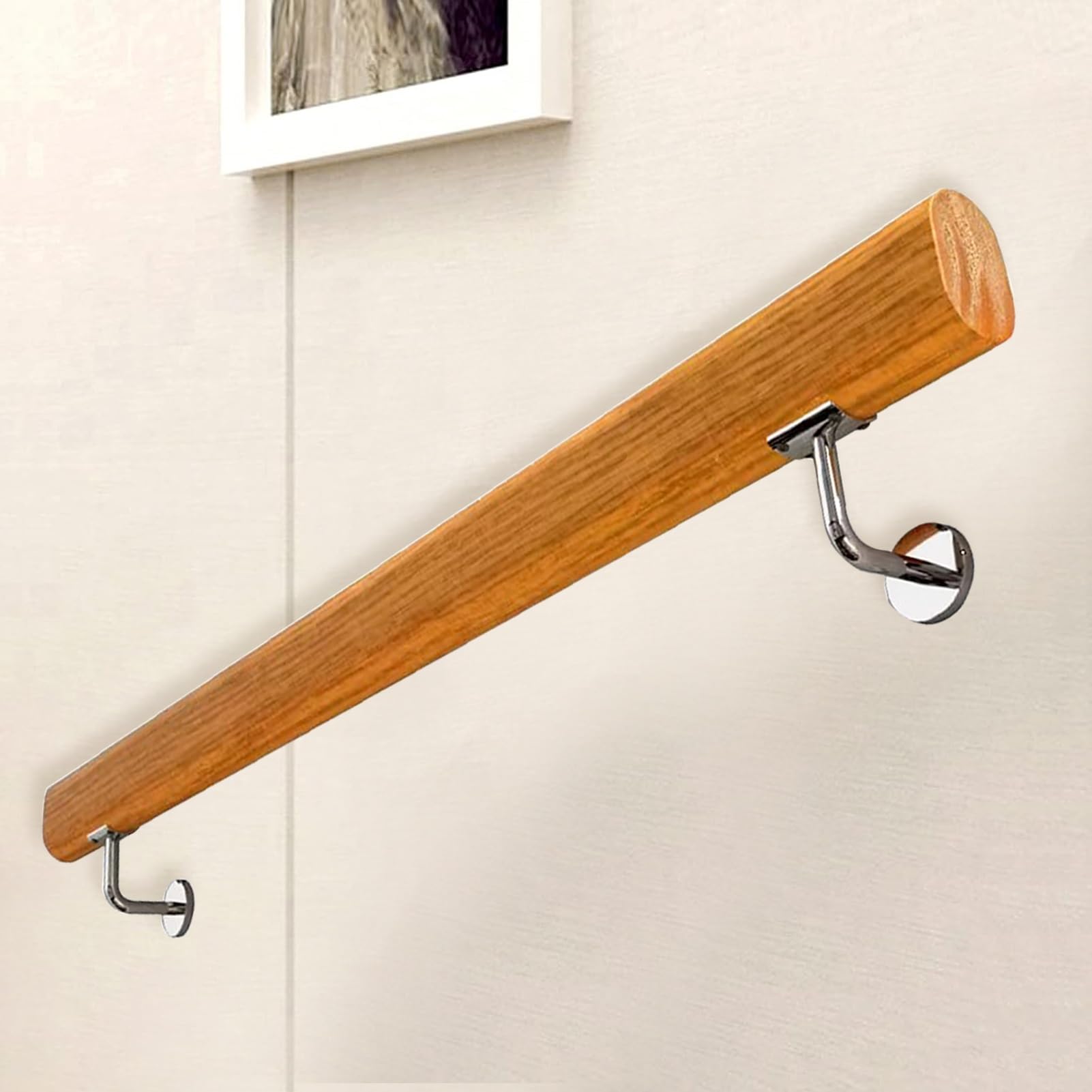 Rampe d'escalier en bois massif et inox pour un intérieur sécurisé et élégant