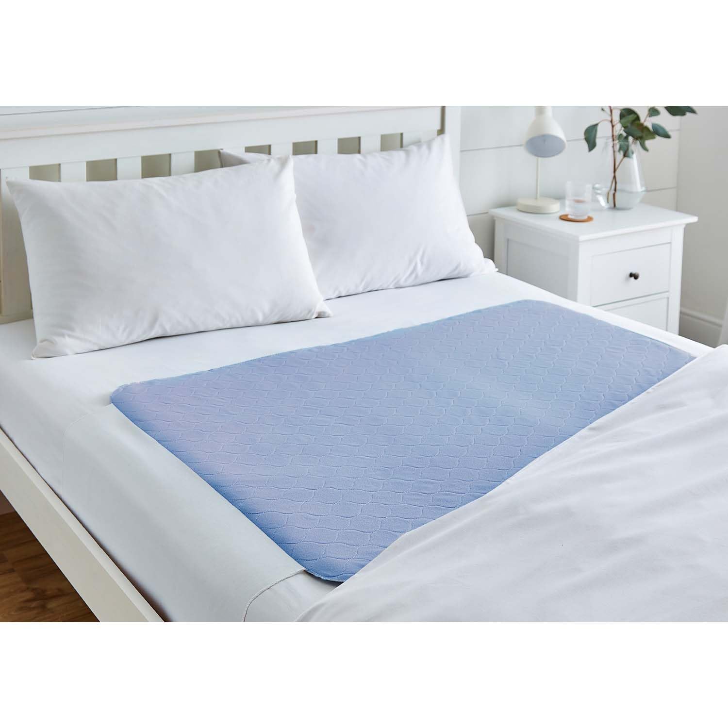1x Drylife Super Absorbent Washable Double Bed Protector Pad with Tucks | Thin Reusable Incontinence Bedding Protection, Comfortable & Durable - Blue - 85cm x 115cm