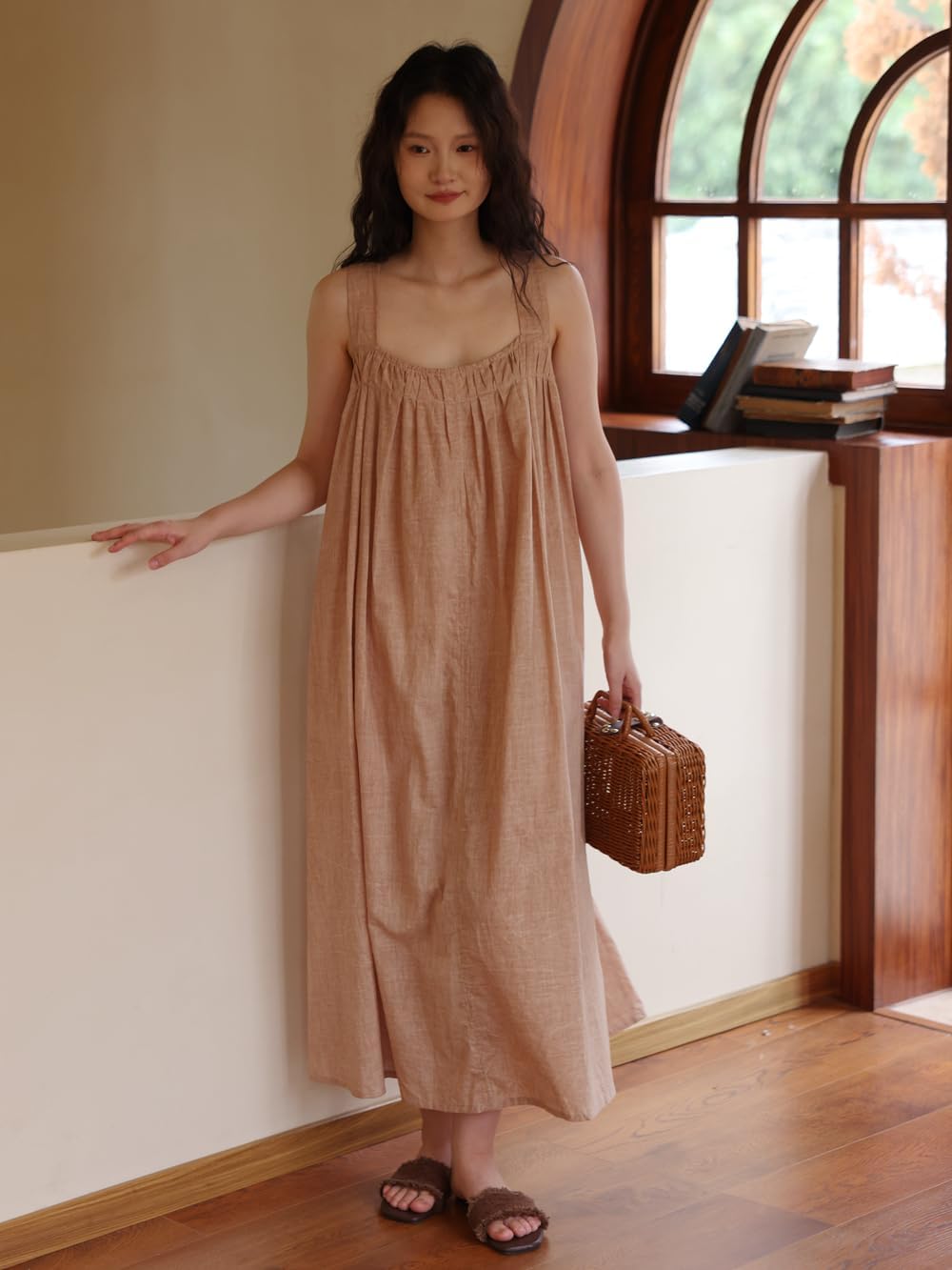 コットンロングナイトガウン、ノースリーブプリーツルーズナイトガウン、サマーカジュアルパジャマ、タン