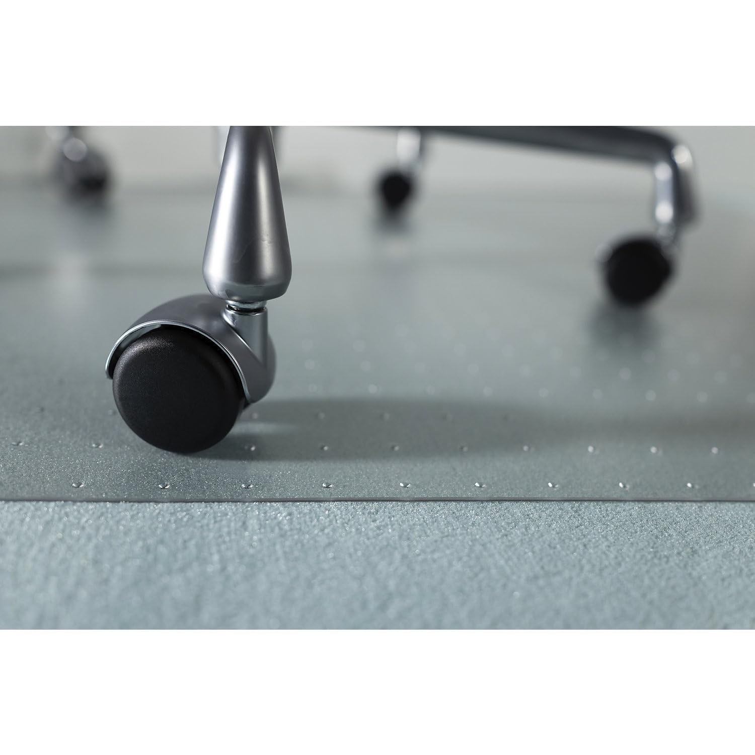 kaiserkraft | Bodenschutzmatte ECOGRIP SOLID | Mit Noppen für Teppichböden, BxT 1200 x 900 mm