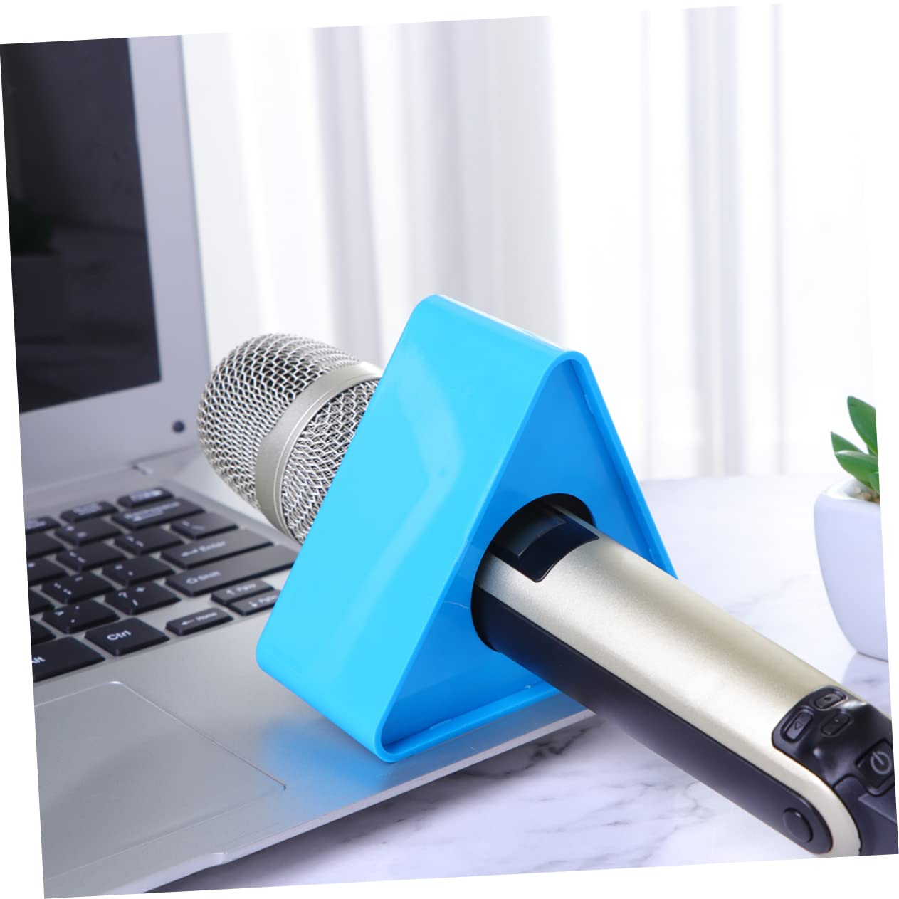 Totority Triangle Microphone Flag News Accessories Abs Material Mic Logo Station