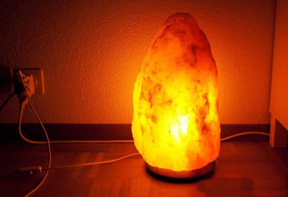 Lámpara de sal del Himalaya de 20-25 kg, accesorio para decoración del hogar, con control de botón y enchufe eléctrico de estilo británico, regalo de relajación de calidad fina para hombres y mujeres
