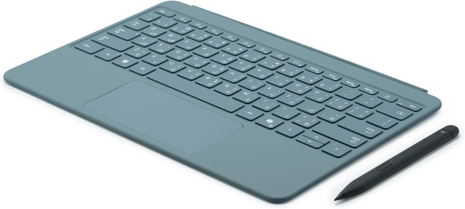 لوحة مفاتيح Microsoft Surface Pro 12 بوصة مع قلم Surface Slim، تخطيط إنجليزي/عربي، مادة Alcantara، لون Ocean Blue