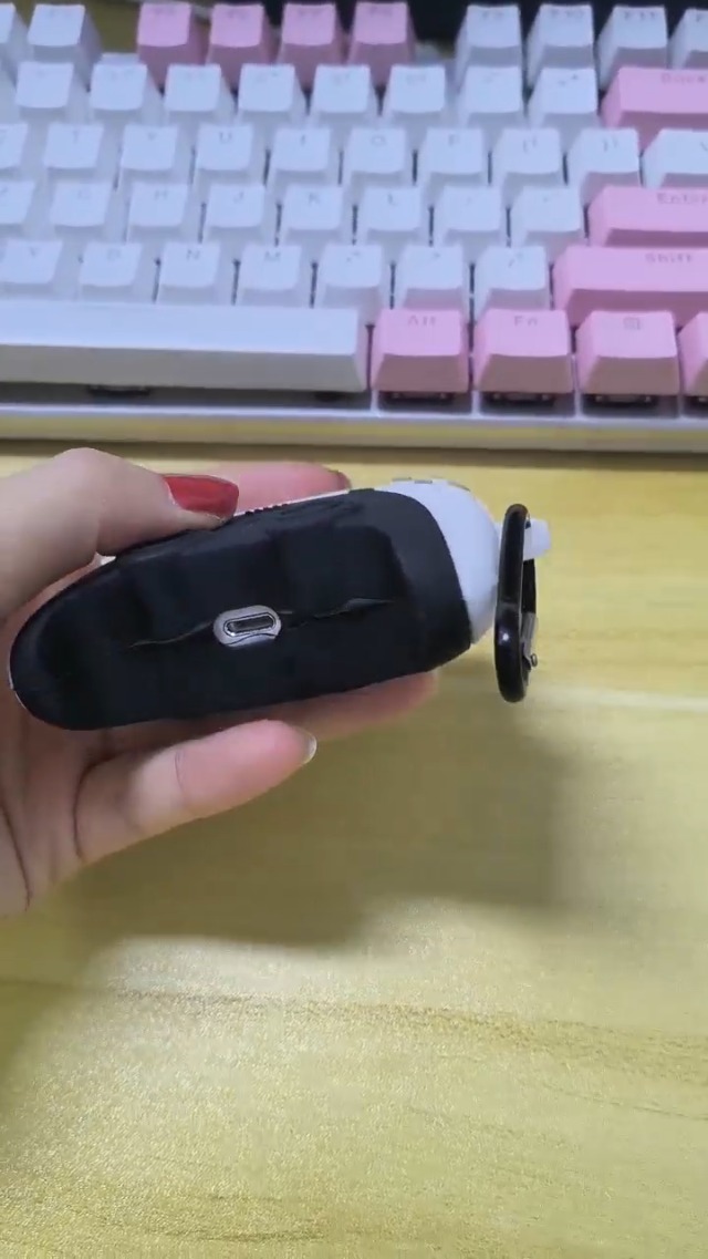 Passante Per Cinturino Sulla Nuova Custodia Di Ricarica AirPods Pro Pu&ograve; Essere Utilizzato Come