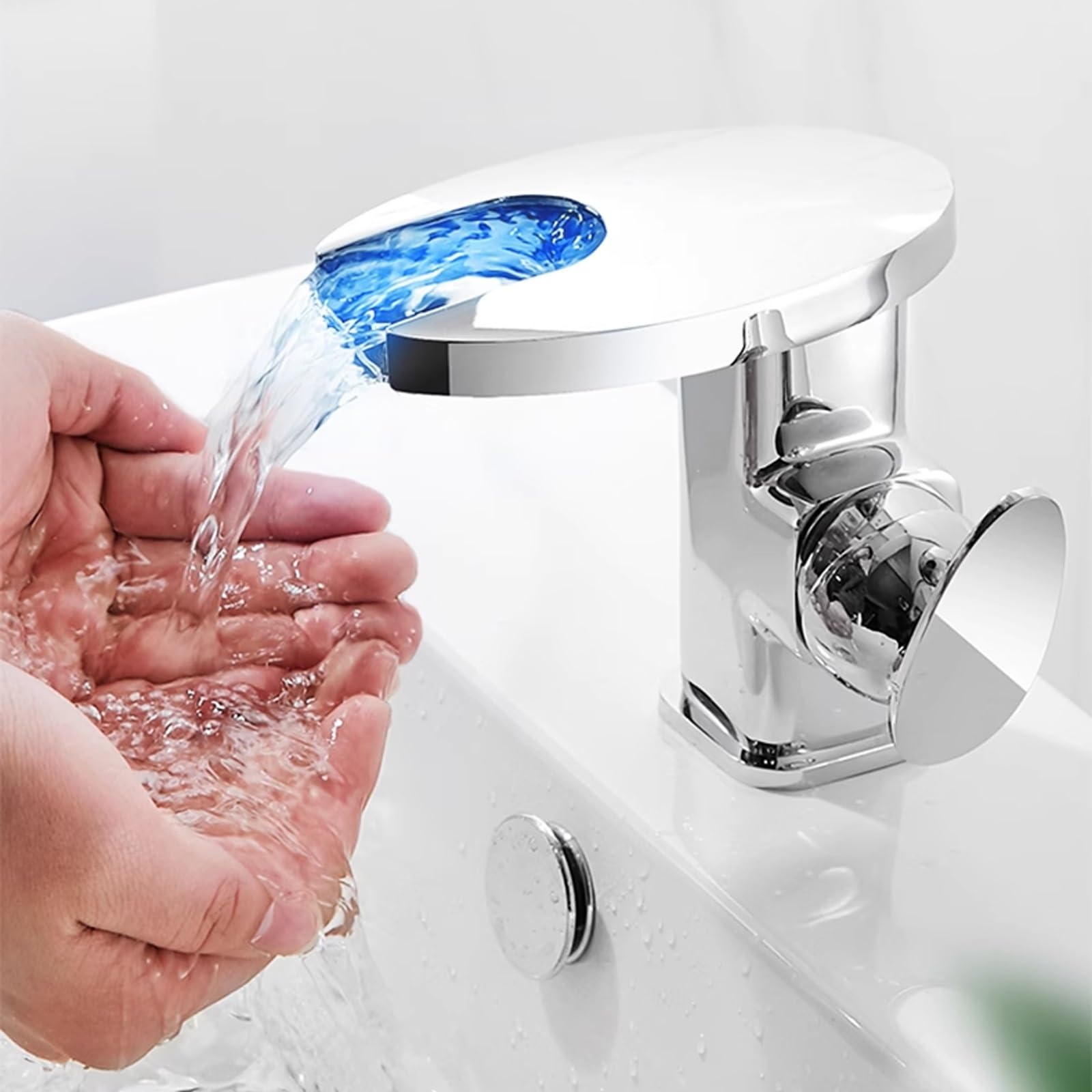 Grifo de lavabo de baño con boquilla de cascada de luz LED, material de latón hidroeléctrico, diseño de un agujero para cocina, lavandería y cámper