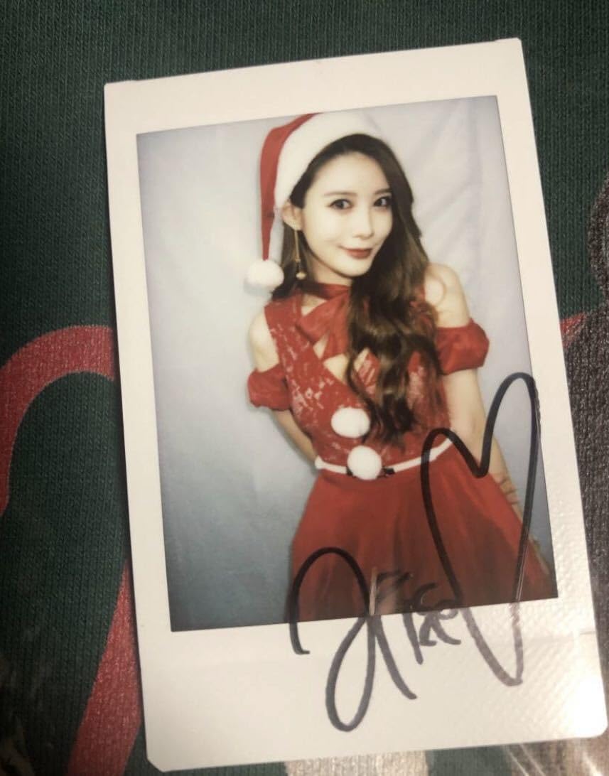 初川みなみ サンタコスチューム サイン入りチェキ Amazon.co.jp: 相沢みなみ イベントファン感謝祭 トレーナー 直筆