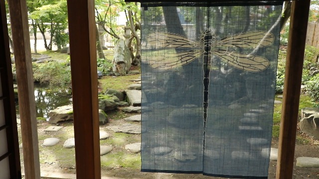 Amazon.co.jp: 麻のれん トンボ 縹 W90xH120cm 【手織り手引染