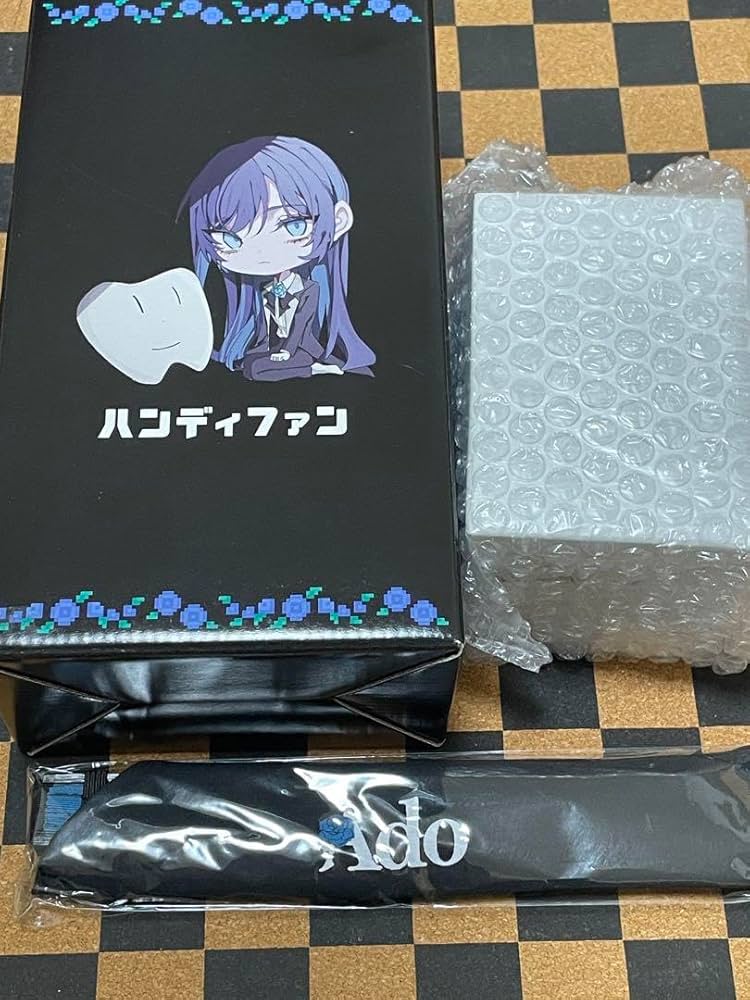 【新品】Adoのドキドキ秘密基地　グラス　ハンディファン　モナリザの横顔　心臓 Amazon.co.jp: Ado モナリザの横顔 ハンディファン グラス 扇子