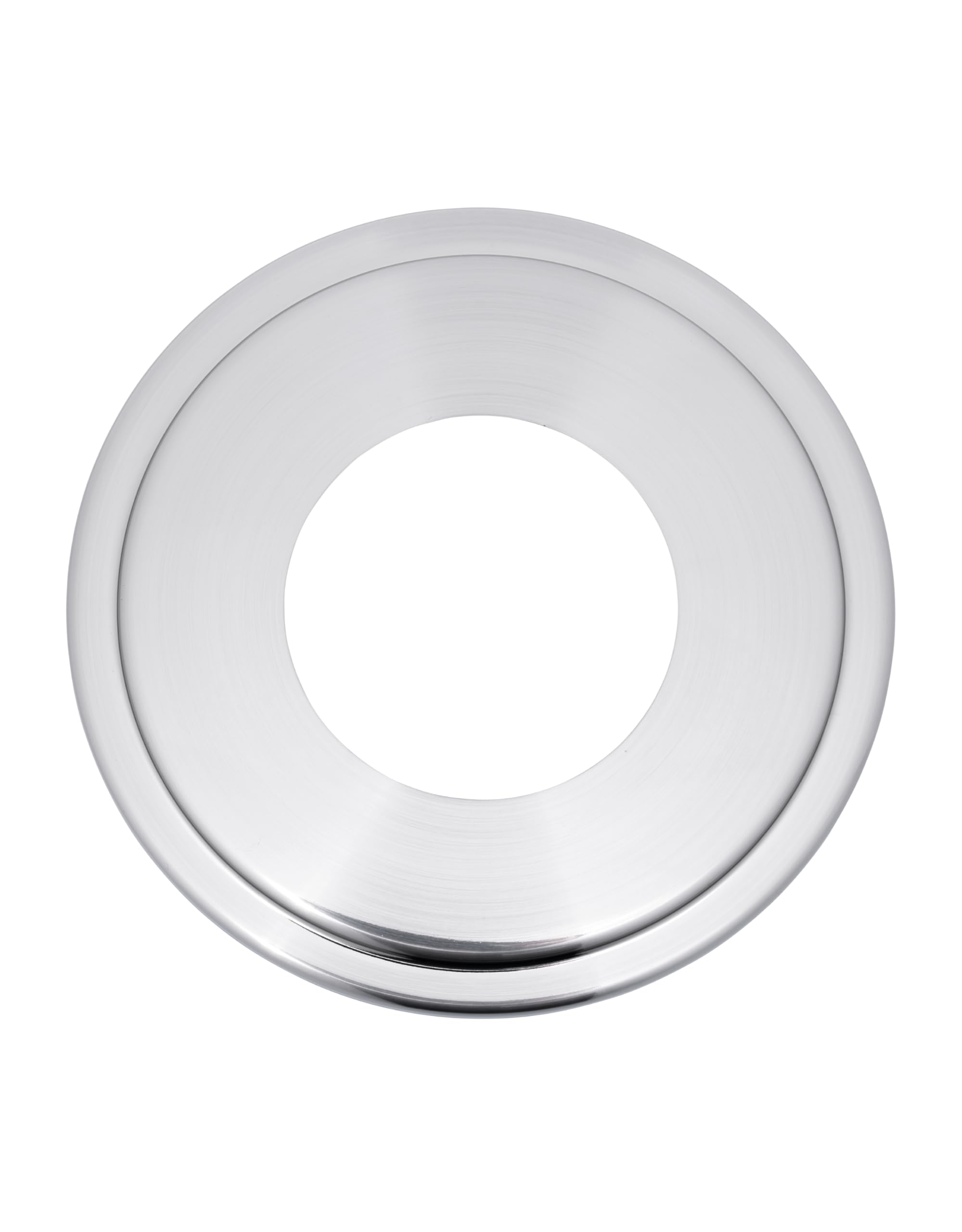 Luces colgantes sobre el comedor usando moldura decorativa para tapar focos