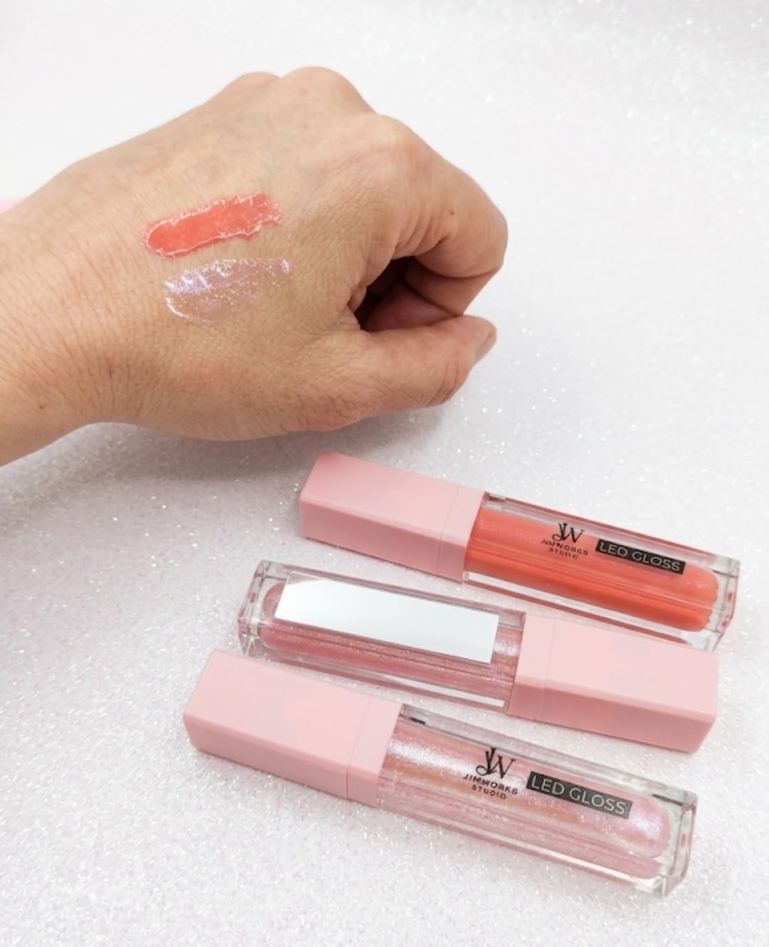 Labial Gloss Luz Led y Espejo Incorporado Glitter Vitamina E Aceite Jojoba Para Oscuridad Coche Disco