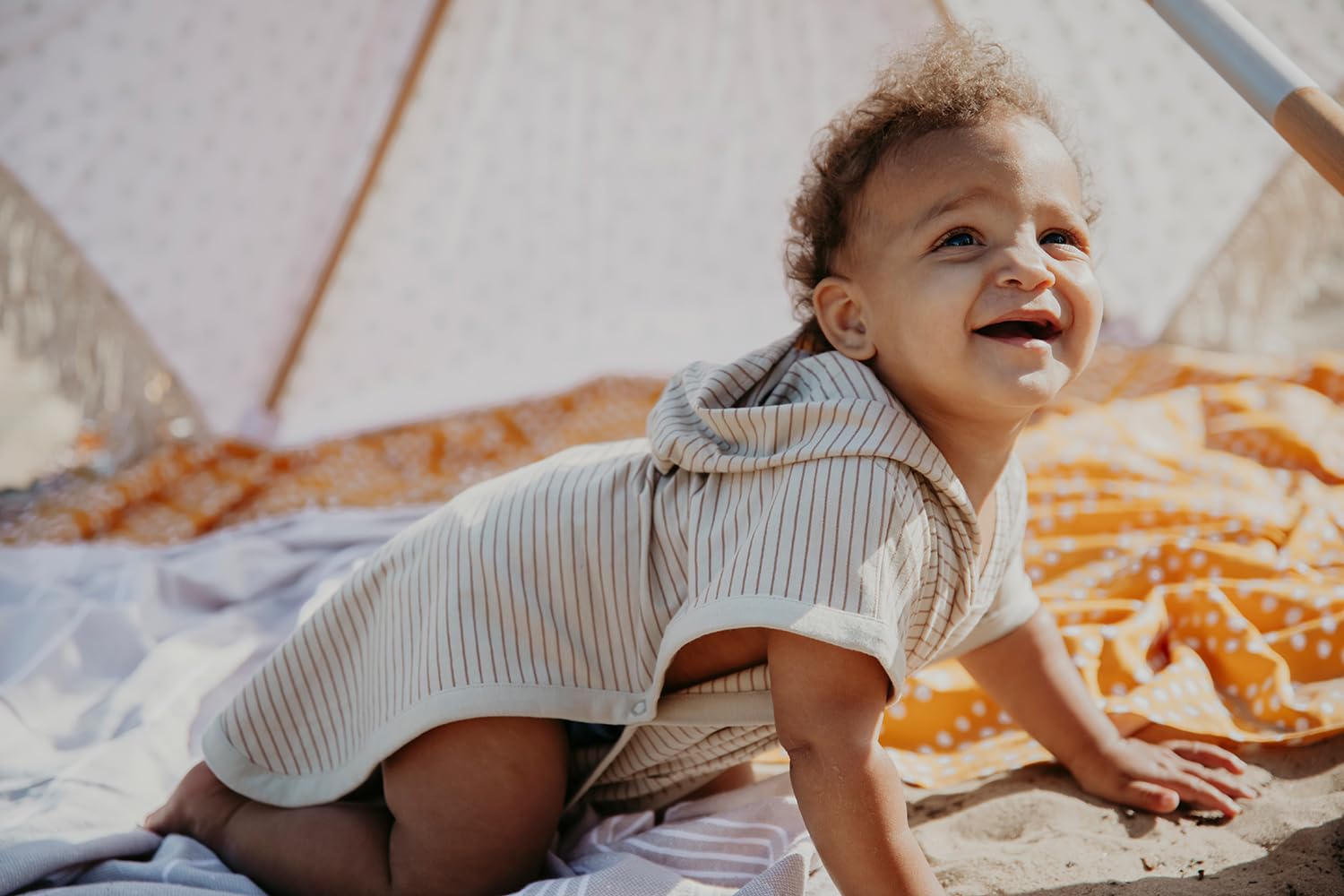 Cloby Badeponcho mit Kapuze mit UV-Schutz (UPF 50+) - gestreift Sandy Beach/Peanut Brown