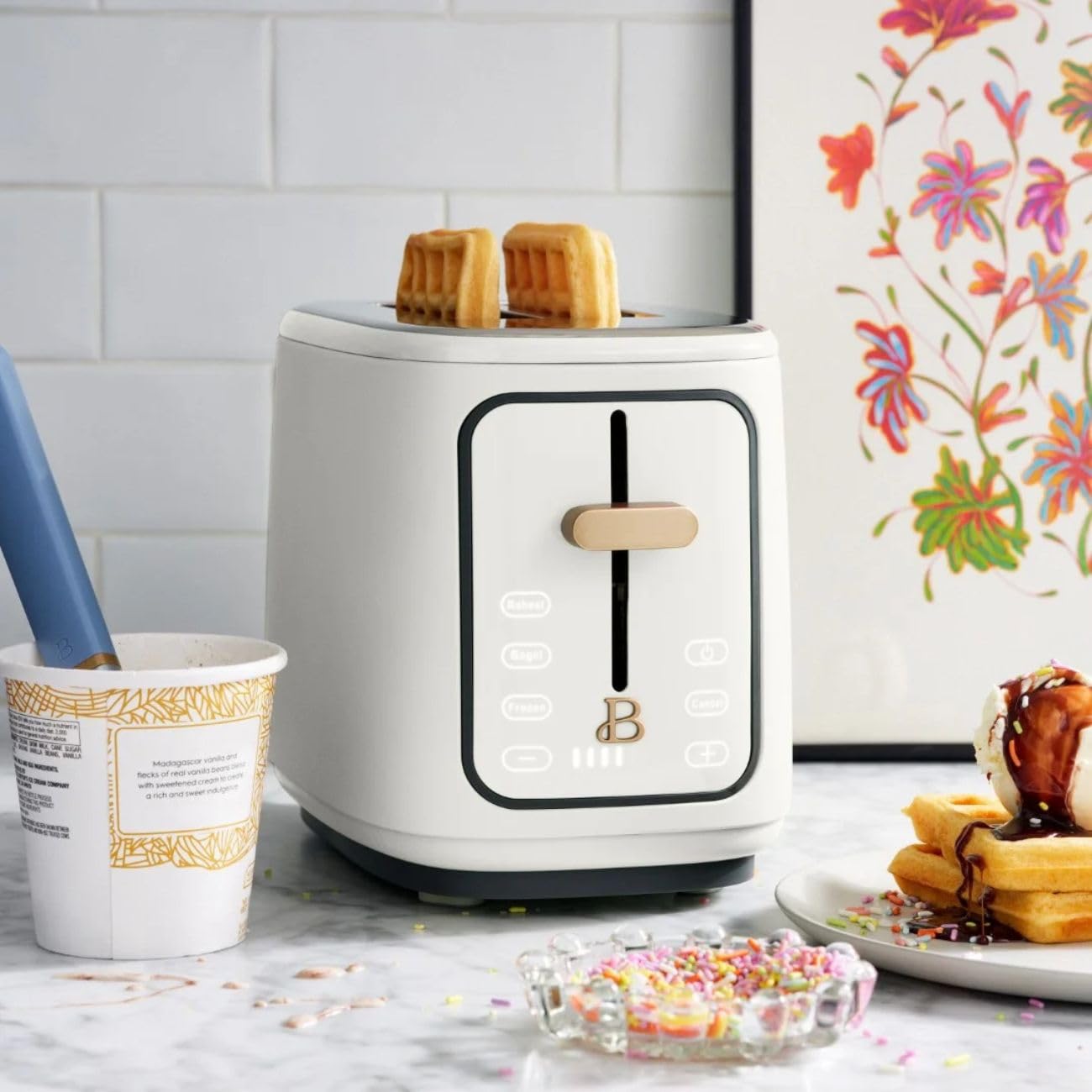 Beautiful 2 Slices Toaster, Touch-Activated, 7 Browning Settings, Extra-Wide Slots, 3 Presets, LED Countdown, Gold Accenslts, 900W Power, Easy Clean (White Icing)