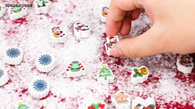 CCINEE Lot de 96 gommes de Noël, grandes gommes de Noël, Père Noël, flocon de neige, sapin de Noël, pour récompenses de cadeaux de Noël