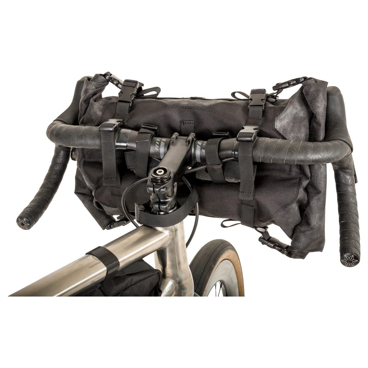 AGU Sacoche de Guidon Venture pour Vélo, Sacoche de Guidon 17 litres, Hydrofuge, Réfléchissante, Montage Simple, 100% Polyester Recyclé