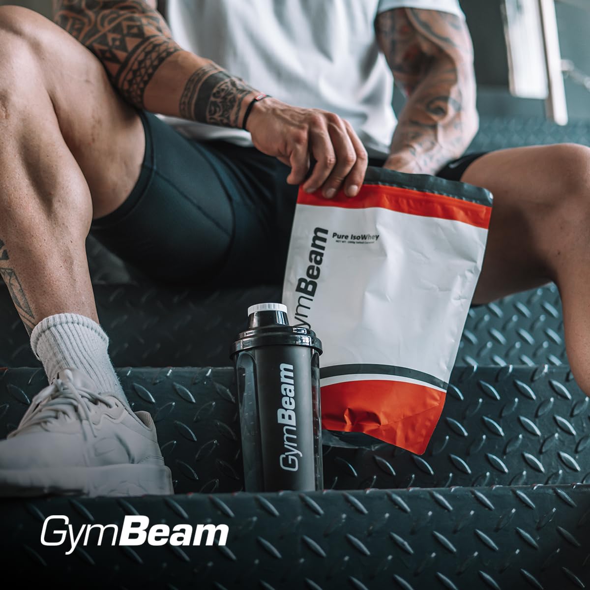 GymBeam Pure IsoWhey - 100% Proteine Del Siero Di Latte Isolate, 86% Contenuto Proteico, Basso Contenuto Di Grassi E Zuccheri, Gusto Delizioso, Ideale Per Massa Muscolare (1000 g, Cioccolato)
