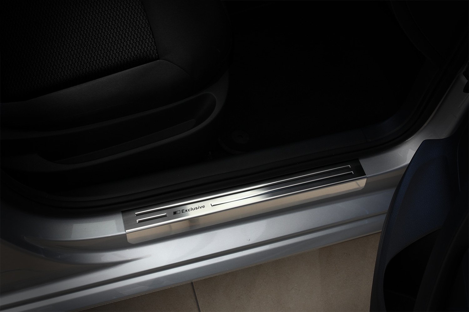 tuning-art L193-EX126 Ladekantenschutz und Einstiegsleisten passend für VW Touran 2 5T 2015-