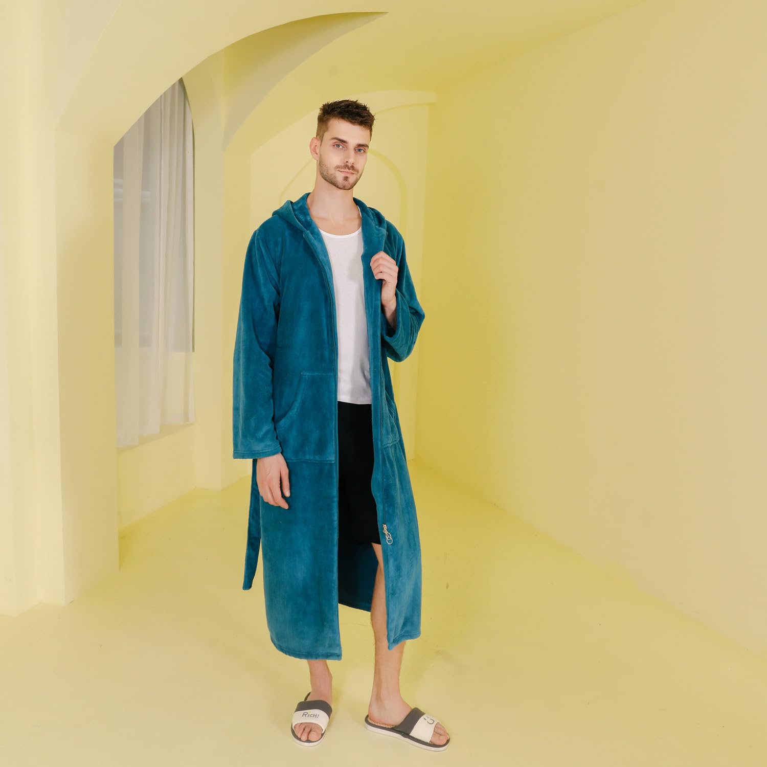Damen/Herren-Bademantel aus weichem Plüsch mit Kapuze Reißverschluss warmem Fleece-Bademantel mit Gürtel Dicker Hausmantel für Herbst und Winter