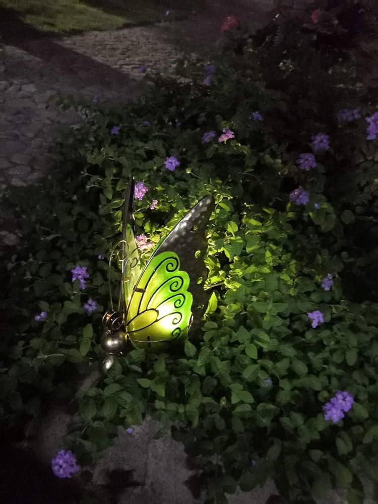 新商品!! 蝶 ソーラー ライト ガラス 鉄 景観灯 チョウライト庭灯ランプ Amazon.co.jp: 夢の行 蝶のソーラー工芸ライト（ガラス+鉄）景観