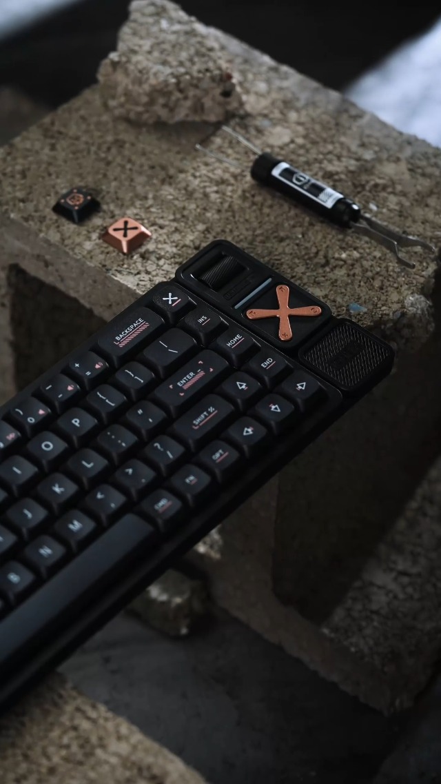 IQUNIX Magi65 Pro Low Profile Mechanical Keyboard Wireless 65