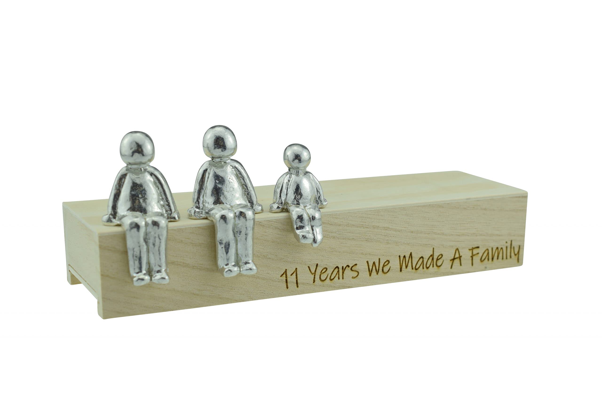 Pomysł na 11 rocznicę - 11 Years We Made A Family metalowa ozdoba - wybierz kombinację rodzinną (1 dziecko)