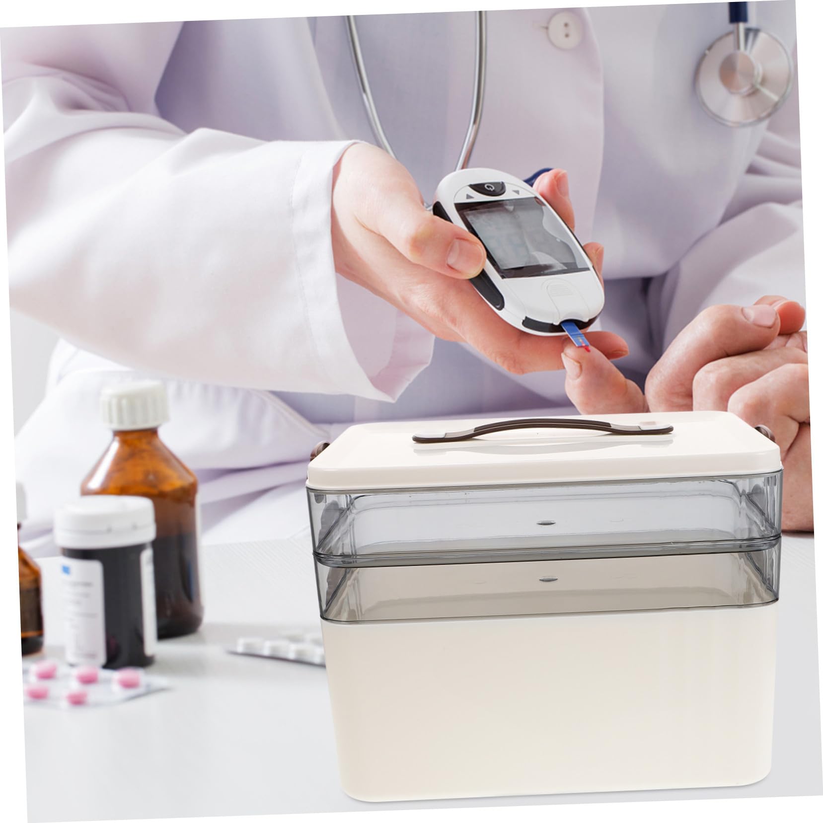 Contenitore Farmaci Casa Grande Capacità Multilivello Bianco | Plastico Leggero, Scomparti Trasparenti, Manico e Chiusura, Uso Domestico e Viaggio