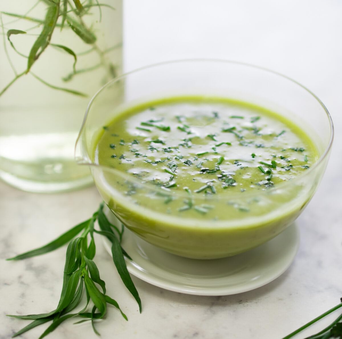 French White Wine Vinegar with Tarragon, 33.5 fl oz (1 Liter) – Artisan Vinegar from Reims, France, Infused with Fresh Tarragon for Dressings, Marinades & Sauces