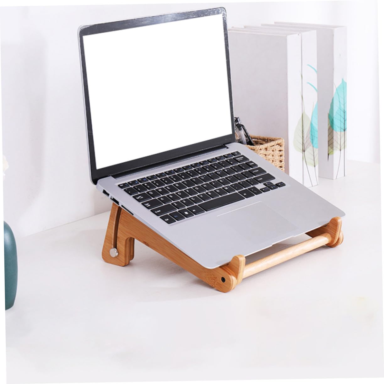 Homoyoyo Supporto Per Laptop in Legno Regolabile, Base Multifunzionale Porta Penne, Pieghevole e Compatto Per Computer Da 13 a 15,6 Pollici, Per Uso Domestico e Ufficio