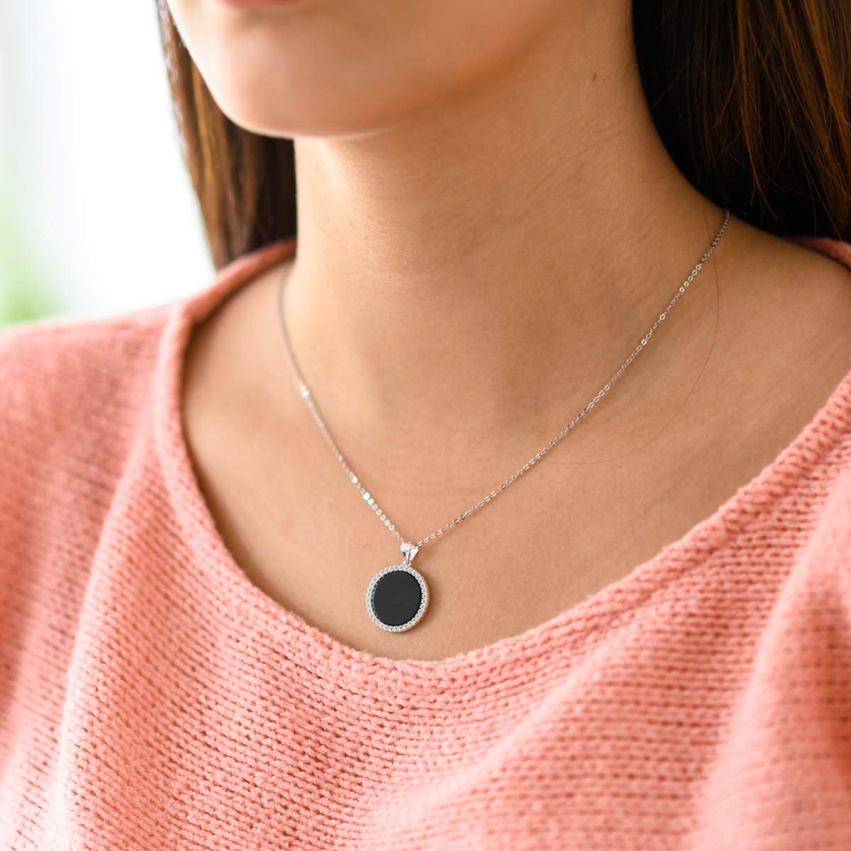 Onyx Anhänger Silber 925 rund mit Kette für Damen KA-456 | Schwarzer Kettenanhänger mit Zirkonia aus 925 Sterling Silber rhodiniert mit Kette in 40-70cm von MATERIA by Matthias Wagner
