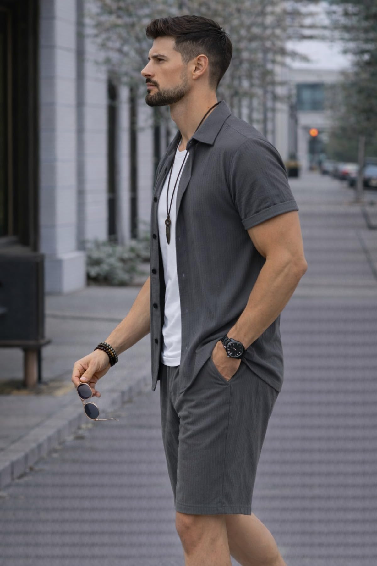 Conjunto corto de dos piezas para hombre, camisa con botones y pantalones cortos con cordón a juego, estilo casual para uso diario, viajes — view 3