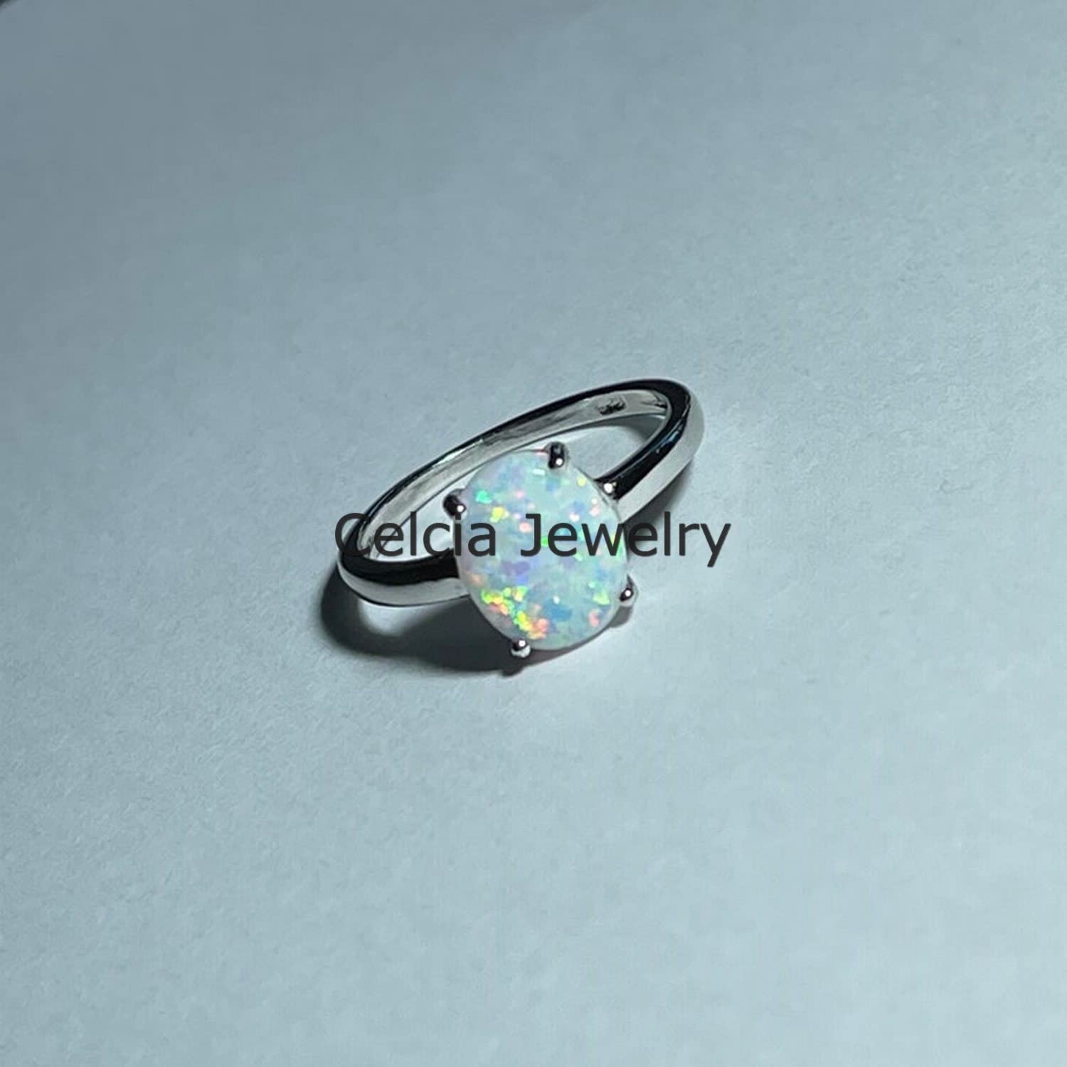 Anello solitario con pietra preziosa etiope, anello di dichiarazione, bellissimi regali di nozze per le donne, anello minimalista, anello per la festa della mamma, regali di Birthstone di ottobre