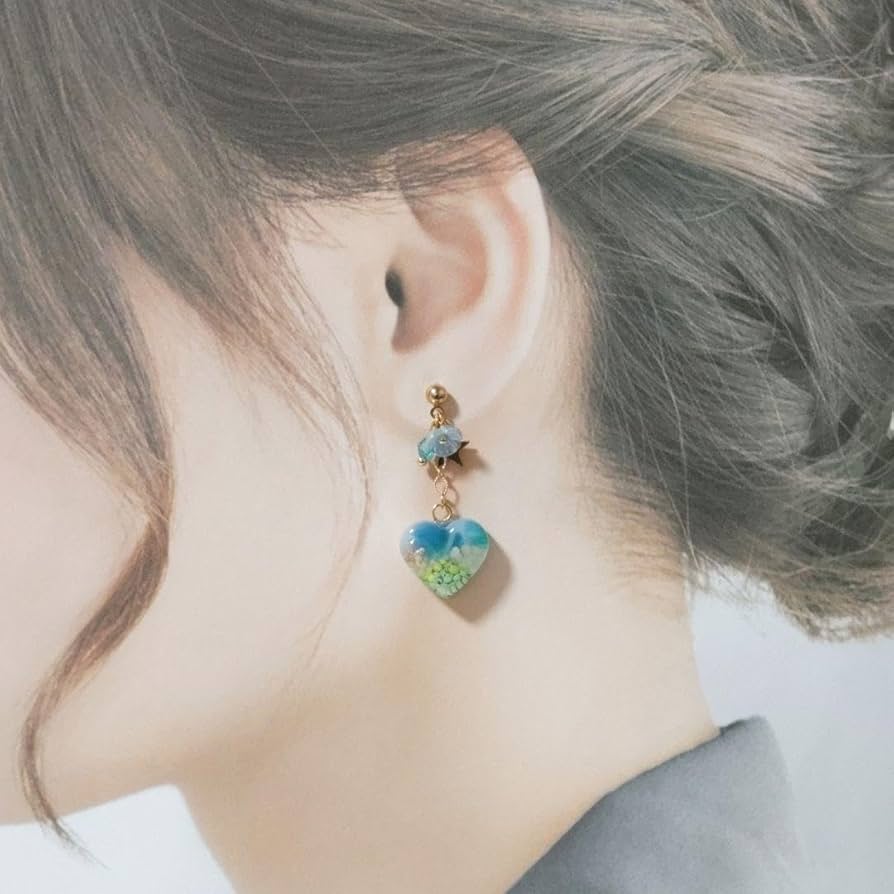 ピアス　夏　イルカ　海　レジン　ハート　水色　緑　貝殻　ビジュー　かすみ草　推し ピアス 夏 イルカ 海 レジン ハート 水色 緑 貝殻 ビジュー