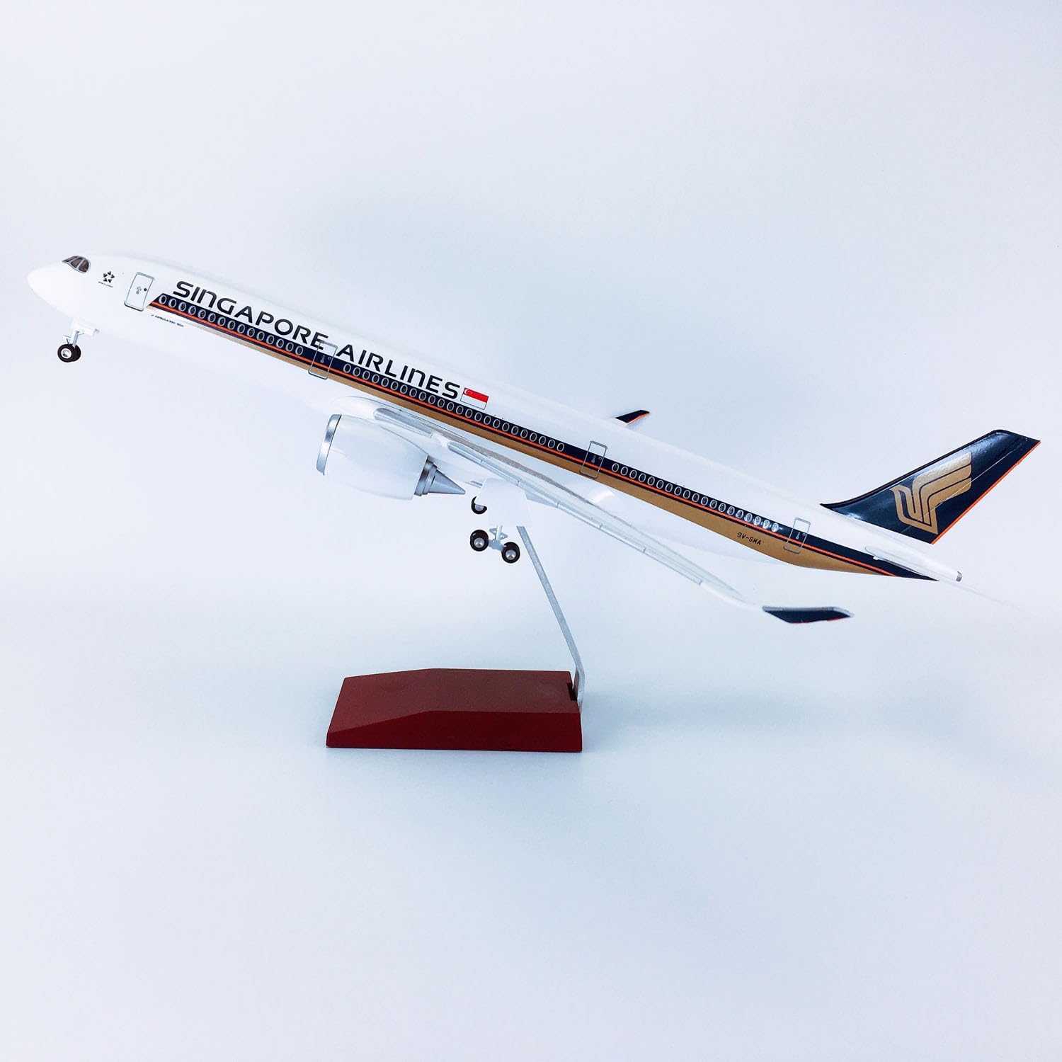 Singapore Airlines (SIA, SQ) AirBus A350-900 Airplane Model (1:144