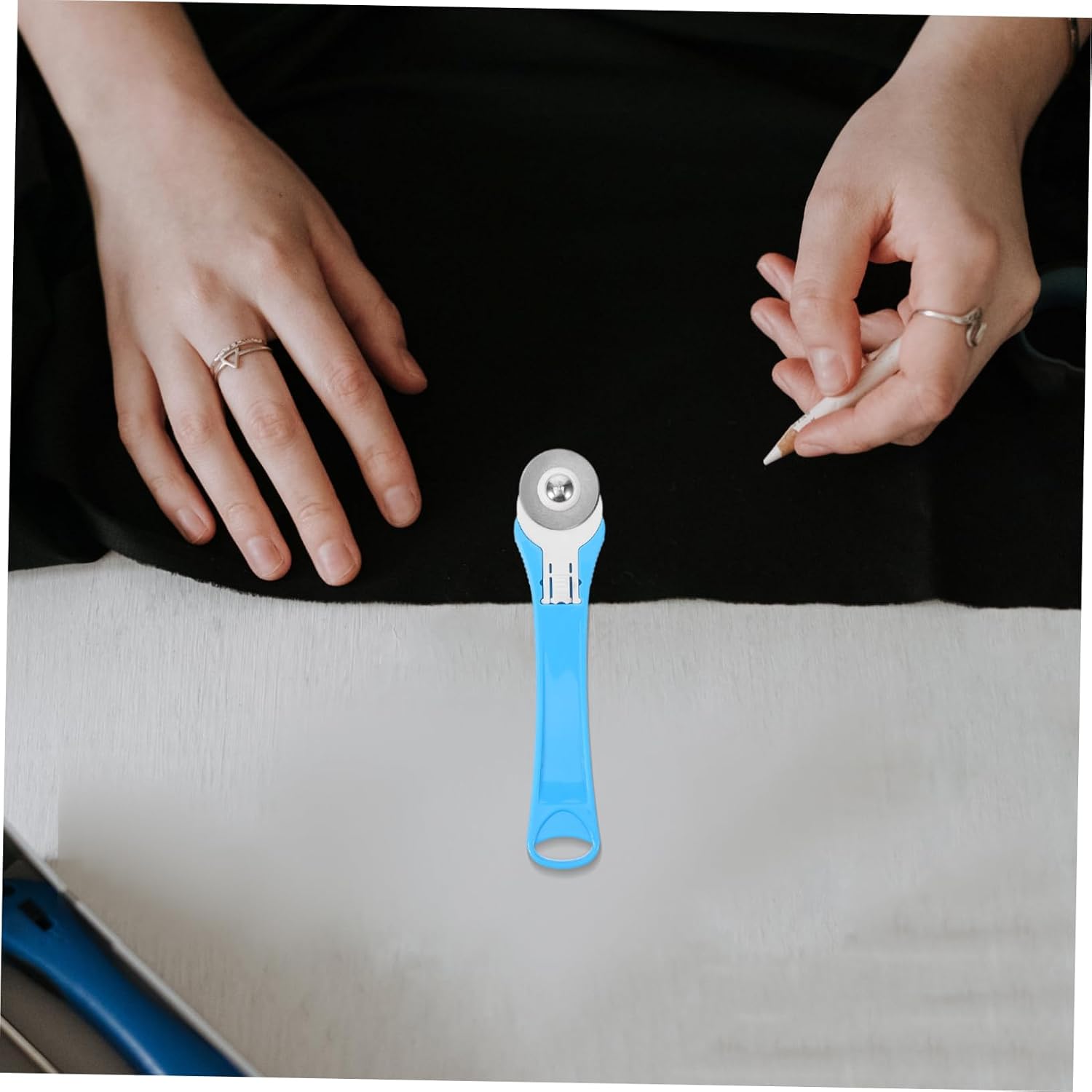 ARTIBETTER Fabric Rotary Cutter for Sewing and Quilting Ergonomic Suitable for Right and Left-Handed Users for Cutting Fabrics and Cardboard