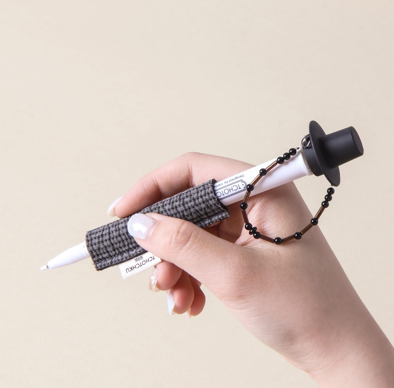 Handmade Korean Traditional Gat Hat & Hanbok Fabric Decorative Pen - Artisanal Stationery, Made in Korea, Unique Office Gift for K-Drama Fans and Cultural Collectors