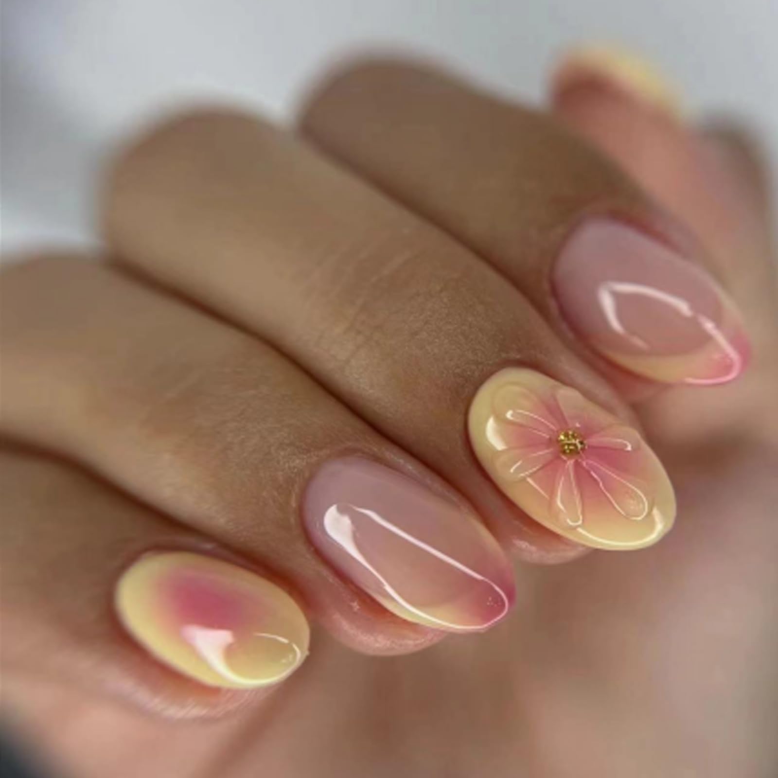 GlamRays Press on Nails Krótkie Migdałowe Francuski Tip Sztuczne paznokcie z wzorem 3D Kwiat Żółty i Różowy Przyklej na paznokcie Błyszczące Naklejane paznokcie Akrylowe 24 szt