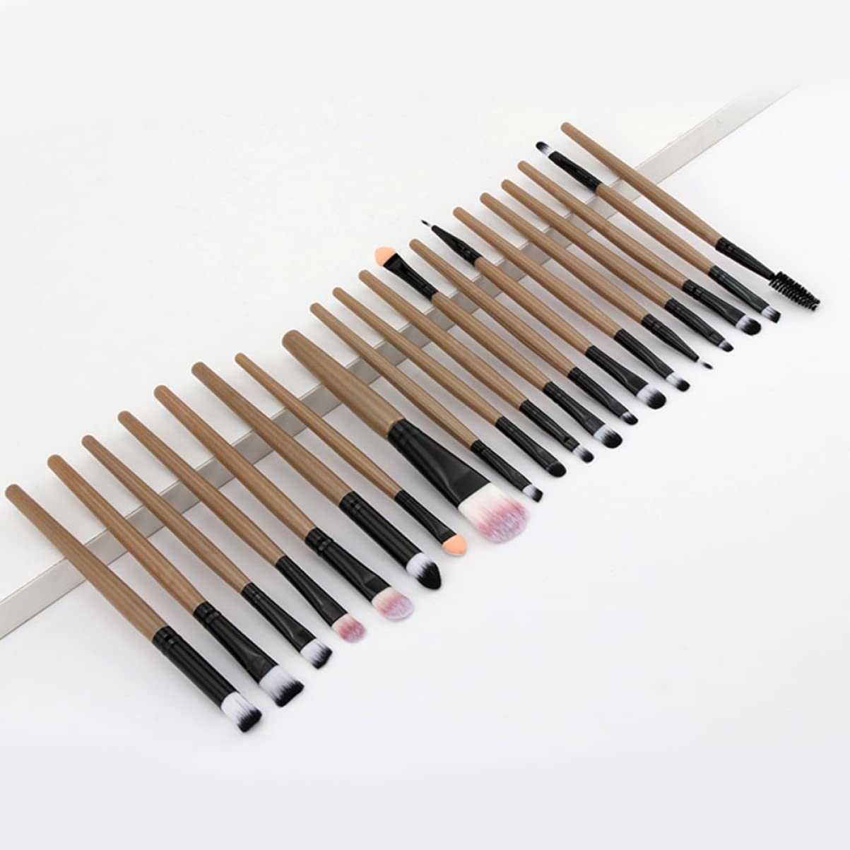 FRCOLOR 60pezzi Pennelli Per Trucco Occhi Con Manico Plastica Kit Portatile Per Ombretto e Eyeliner Per Uso Quotidiano e Principianti e Nero