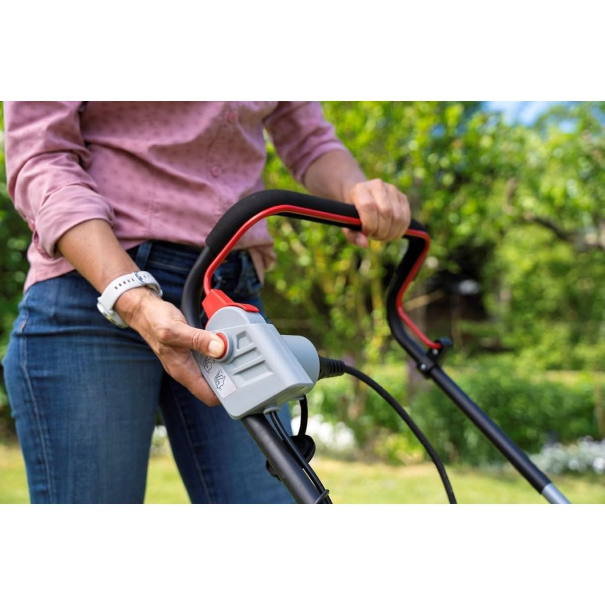 IKRA tosaerba elettrico IERM 1638 U, scatola di raccolta 45l, larghezza di taglio 38cm, altezza di taglio regolabile in 5 posizioni 25–65mm