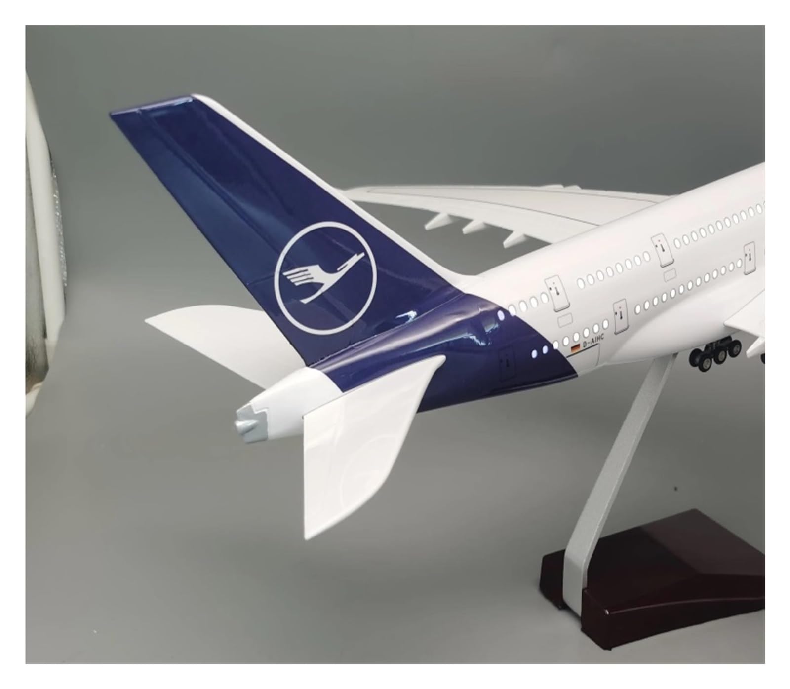 Feng Shui， Odlewany metalowy samolot w skali 1/160 do samolotu A380 Lufthansa Model linii lotniczych Lufthansa Kolekcja lekkich samolotów z żywicyMalowanie modeli komputerów stacjonarnych Airbus do