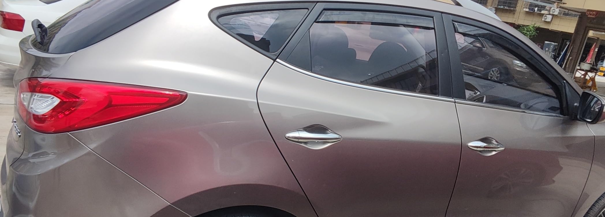 Kit 4 Deflettori Aria Nero Fumé Trasparento Antivento per Finestrini Laterali Anteriori e Posteriori Compatibile con Hyundai IX35 Tucson 2010-2015