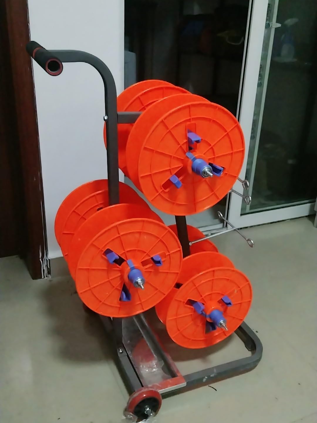 Bobina di filo con capacità di 99,8 kg e supporto a 6 rulli per erogazione di cavi elettrici e multiuso