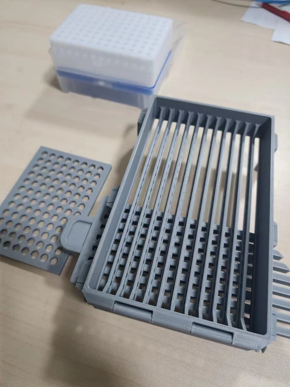 Laboratoryjne końcówki do pipet ładowarka (200 ul) zamiast ręcznej pracy do końcówek opakowania stojak promuje ładowanie końcówek pipety, artefakty asystentów laboratoryjnych