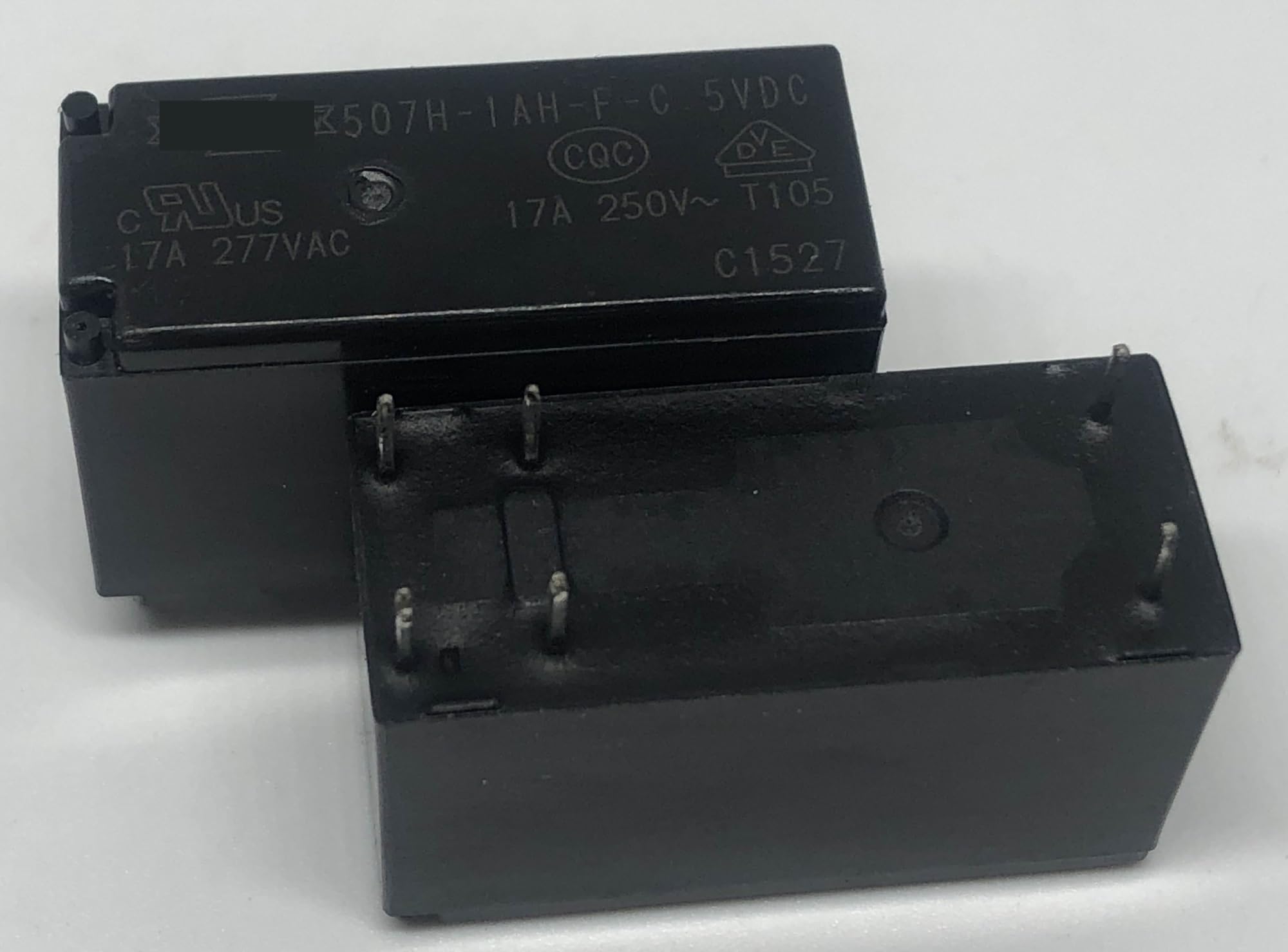 Relé electromecánico de 6 pines con bobina de 5VDC / 12VDC para circuito impreso