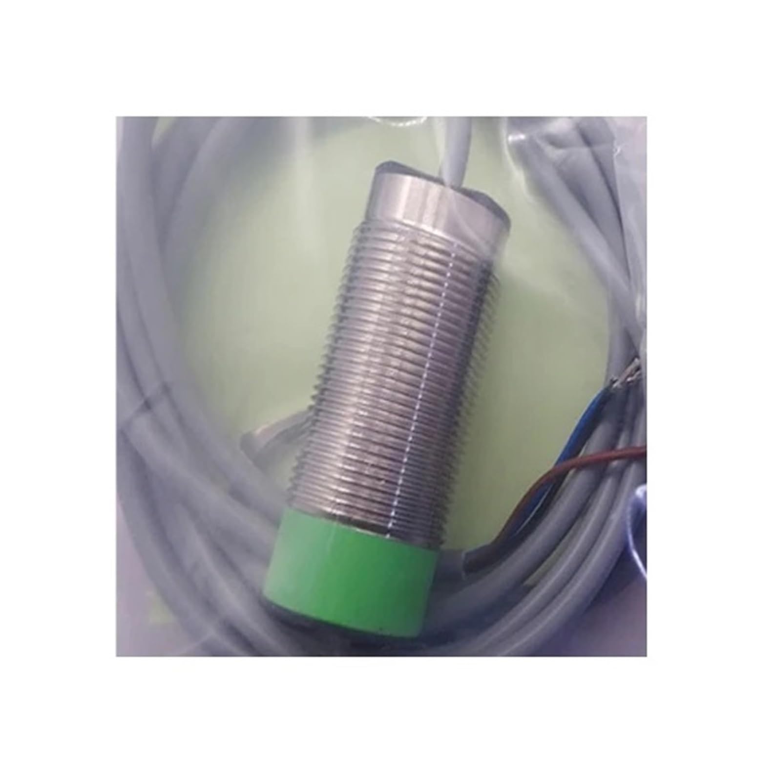 Détecteur de proximité NI8-AM18-CP6L-Q12 inductif M18 PNP