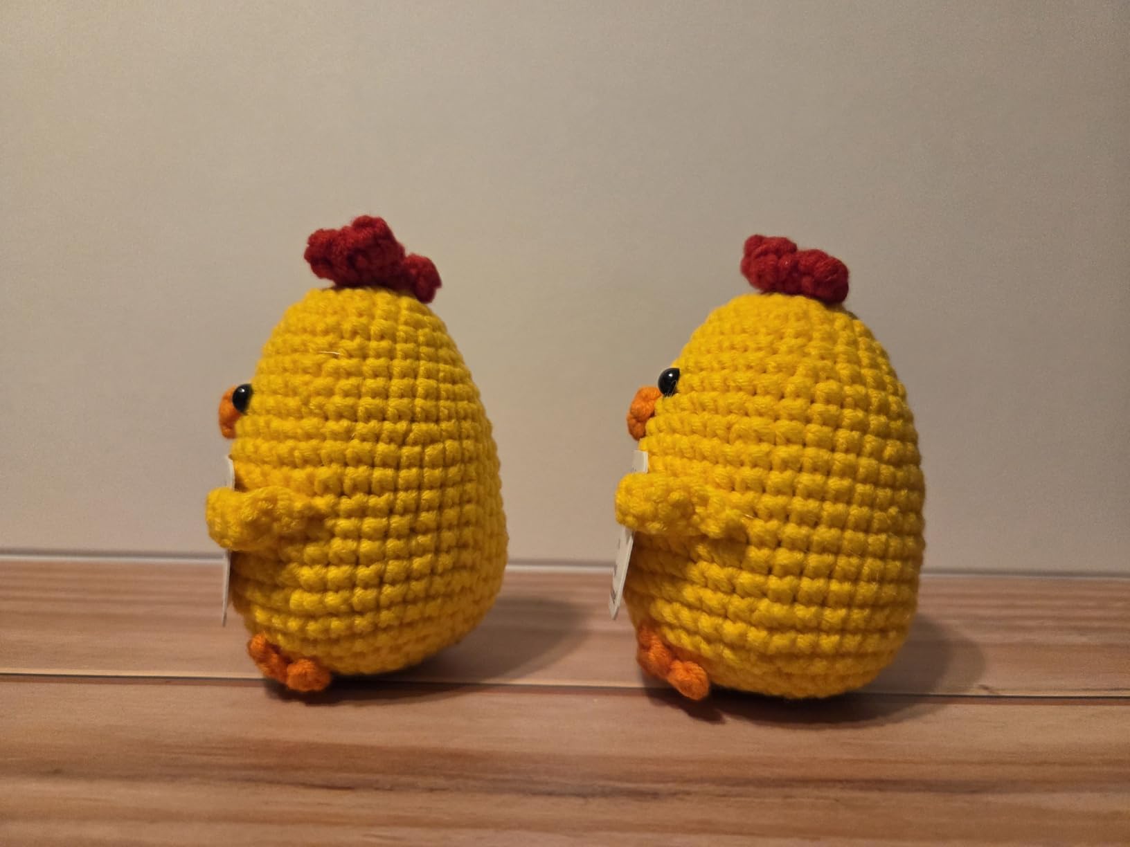 DanSanVN 2pcs Best Friend Birthday Gifts for Women - Funny BFF Gift, I Love You Bestie, Handmade Crochet Chicken, Friendship Gift for Her, Christmas or Just Because