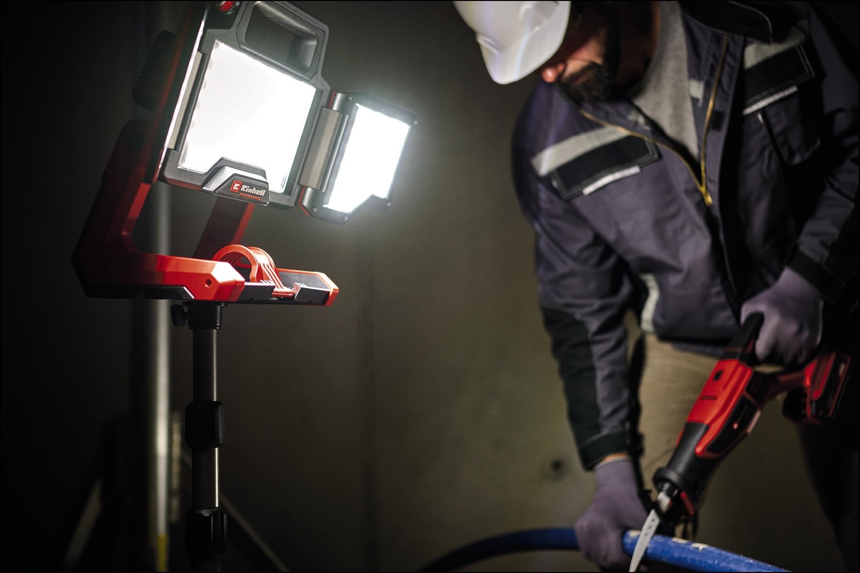 Einhell Professional Lámpara con batería TP-CL 18/3000 Li Set-Solo | PXC | 18 V | 3000 lm regulable | 5700 K | cabezal iluminación pivotante | paneles luminosos plegables | trípode | sin batería