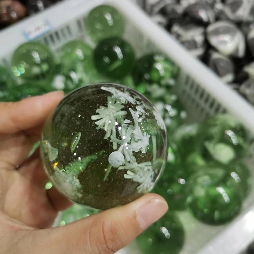 Amazon.co.jp: デコレーションのための55-60mmの緑の火山のガラス球の