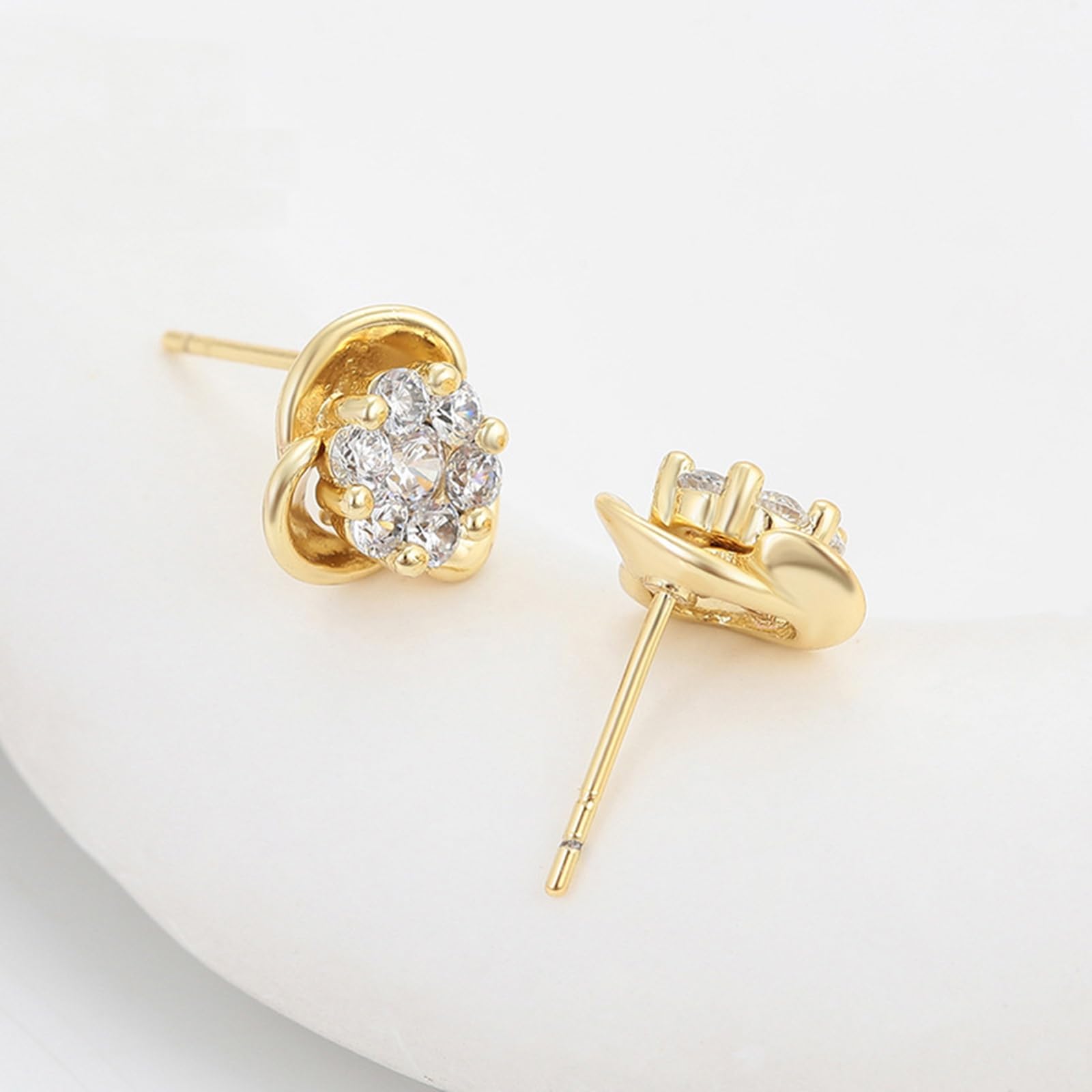 Pendientes de trébol para mujer con moissanite
