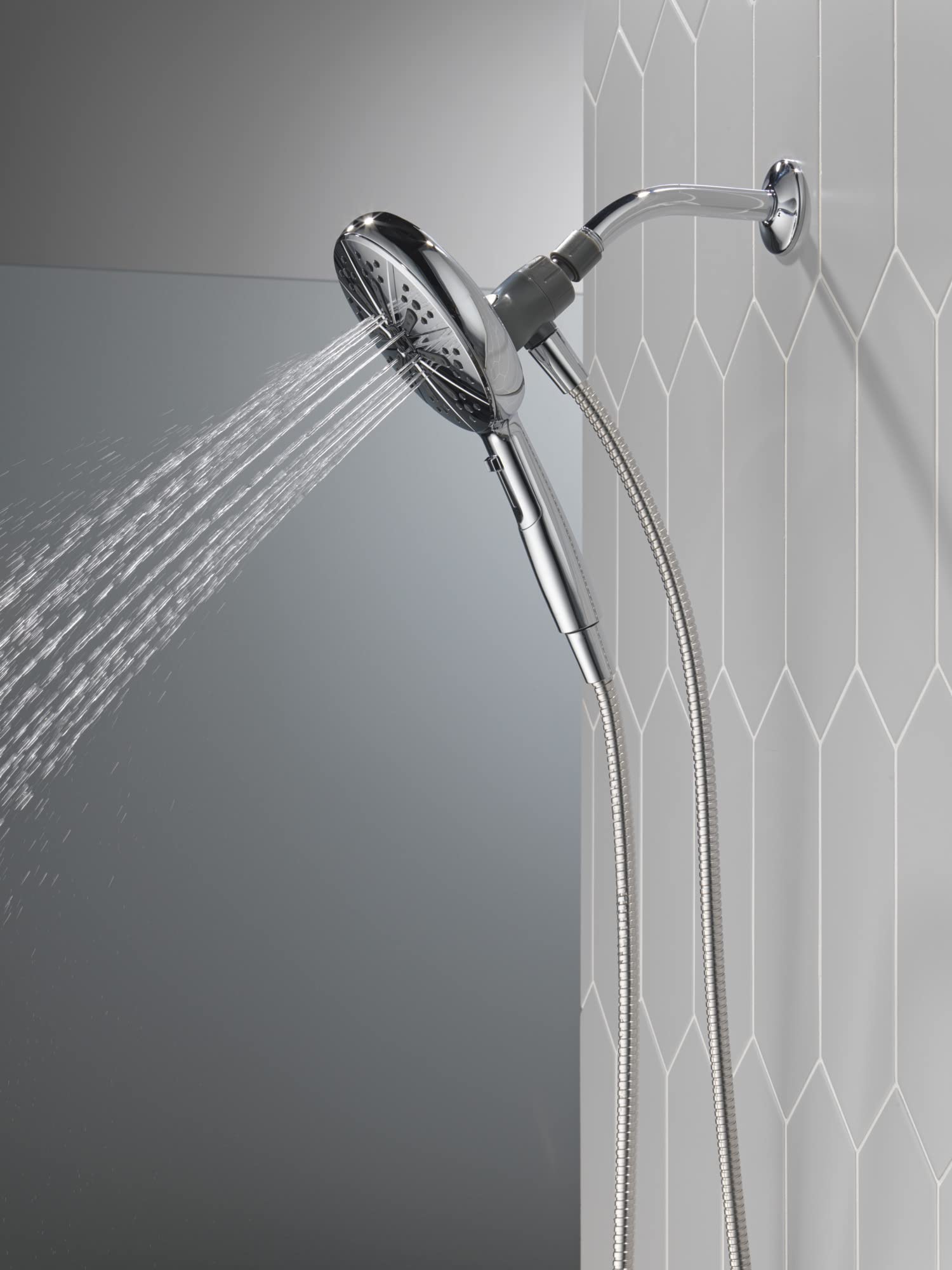 Delta Faucet SureDock - Cabezal de ducha magnético de 6 pulverizaciones con rociador de mano, cabezal de ducha cromado con manguera, cabezales de ducha y duchas de mano, ducha de mano, cromado 75613