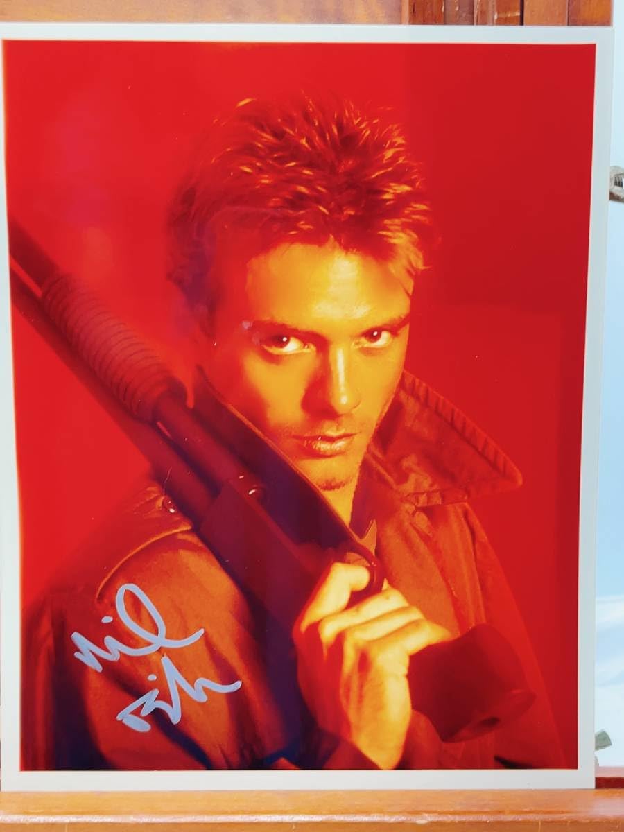 Amazon.co.jp: マイケルビーン 直筆サイン入り写真 2枚セット