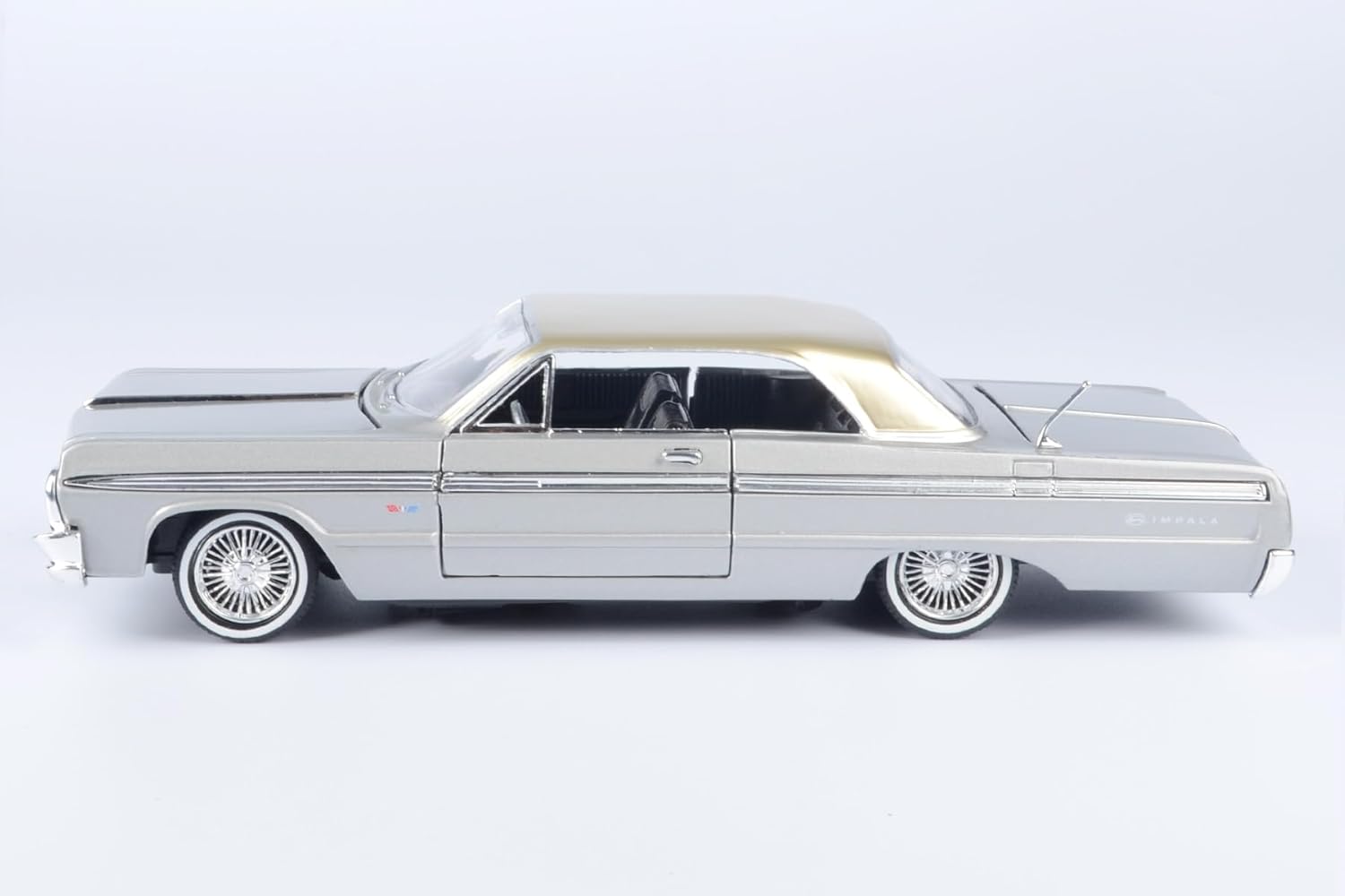 Motormax 1964 Chervolet Impala Get Low Series 1/24 Diecast Model Lowrider car